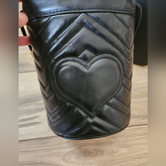 🖤AUTHENTIC GUCCI MARMONT MINI BUCKET BAG 🖤 - Picture 4 of 5